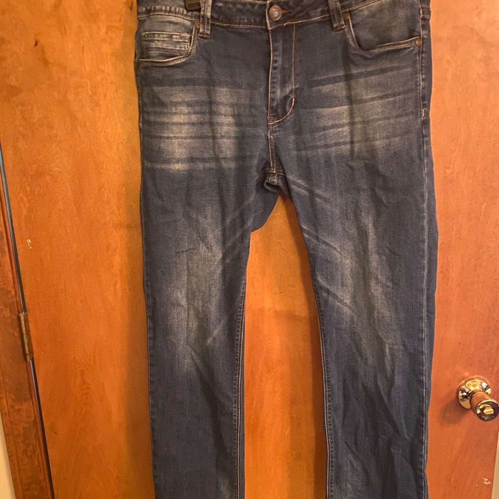 Distressed straight leg jeans 32 x 32 by Native